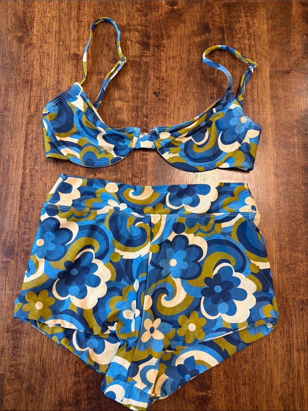 Juillet Retro Floral Two-Piece Set in Blue, Green & White